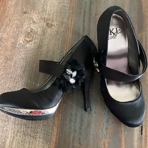 BKE Sole Black Heels